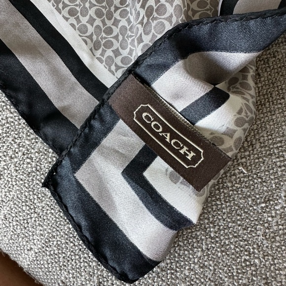 Coach silk scarf - Picture 3 of 5